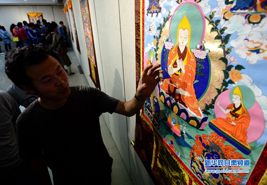 ནུབ་བྱང་མི་རིགས་སློབ་ཆེན་གྱི་ཐང་གའི་ཆེད་ལས་སློབ་མའི་བརྩམས་ཆོས་འགྲེམ་སྟོན།