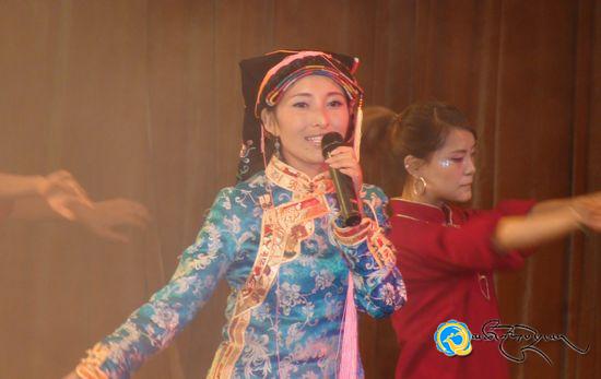 ལྷོ་ནུབ་མི་རིགས་སློབ་ཆེན་གྱིས་བོད་གཞས་དགོང་ཚོགས་ཤིག་སྤེལ་པ།