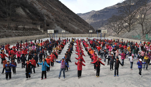 འཇོལ་རྫོང་མི་རིགས་སློབ་ཆུང་ངོ་སྤྲོད་མདོར་བསྡུས།