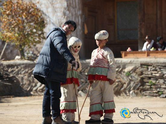 པདྨ་ཚེ་བརྟན་གྱི《གཡང་མདའ》ཞེས་པའི་གློག་བརྙན་ཕབ་སྐྲུན་ཚར་ལ་ཉེ།