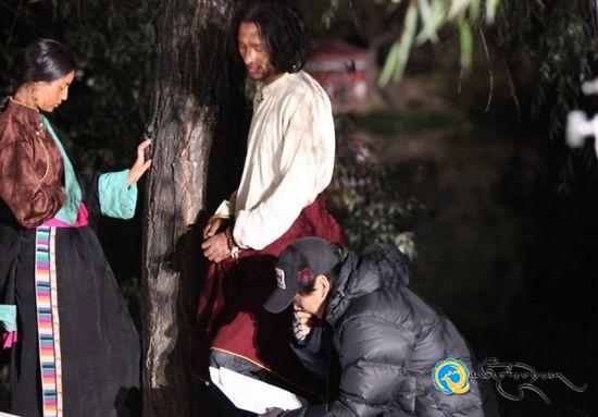 པདྨ་ཚེ་བརྟན་གྱི་གློག་བརྙན《གཡང་མདའ》ཞེས་པའི་ཕབ་སྐྲུན་ཕྱེད་ཙམ་ལེགས་འགྲུབ་བྱུང་།