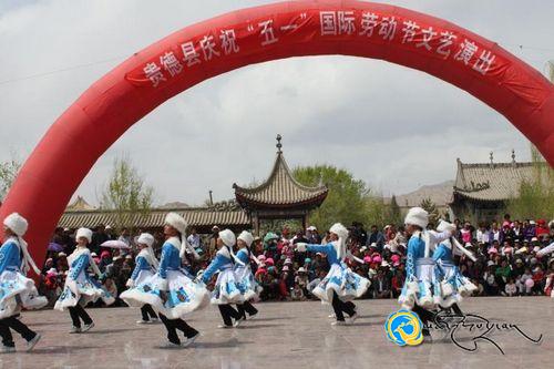 དབྱར་ཟླ་ལྔ་བའི་ལང་ཚོ་ཞེས་པའི་རིག་རྩལ་སྤྲོ་ཚོགས་ཁྲི་ཀའི་རིག་གནས་ཐང་ཆེན་ནས་བསྡུས་པ།