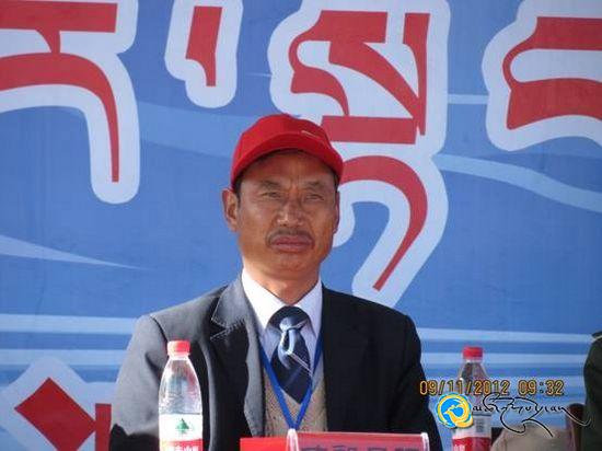 ཐེམ་ཆེན་རྫོང་མི་རིགས་སློབ་འབྲིང་དང་པོས་སློབ་རའི་ལུས་རྩལ་འགྲན་ཚོགས་སྐབས་བཞི་བ་སྤེལ་བ།