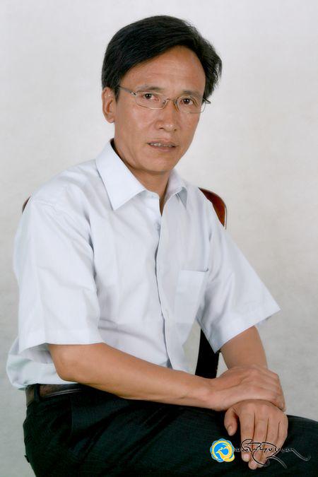 བཀྲ་བྷའི་སྒྲུང་འབྲིང《འཚུབ་མ་ཁེར་རྐྱང》ལ་གྲངས་ཉུང་མི་རིགས་རྩོམ་རིག་གསར་རྩོམ་གྱི་རྟ་མཆོག་བྱ་དགའ་ཐོབ།
