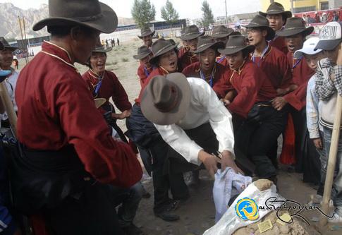 གཅན་ཚའི་མདའ་རྩེད་སྐོར་ངོ་སྤྲོད་མདོར་བསྡུས།