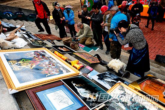 བོད་ལྗོངས་ནོར་གནག་རྟེན་མཛོད་ཁང་གི་སྐྱེས་འབུལ་མཛད་སྒོ་བསྡུས་པ།