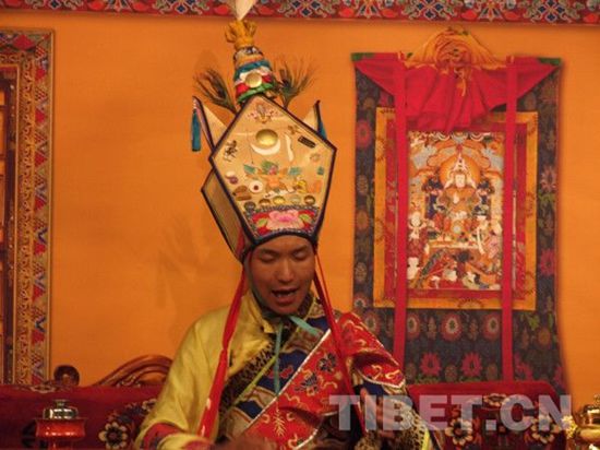 ལོ་ན་ཆེས་གཞོན་པའི་གེ་སར་སྒྲུང་པ་སྲིད་ཐར་རྡོ་རྗེའི་སྒྲུང་བཤད་སྒྲ་ཕབ་བྱ་བ་འགོ་ཚུགས་པ།