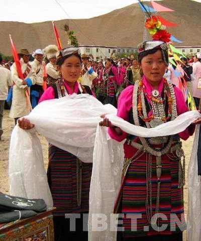 བོད་ལྗོངས་ཀྱི་རྫོང་ཞང7ཀྲུང་གོའི་དམངས་ཁྲོད་རིག་གནས་སྒྱུ་རྩལ་གྱི་ཕ་ས་རུ་བདམས་པ།