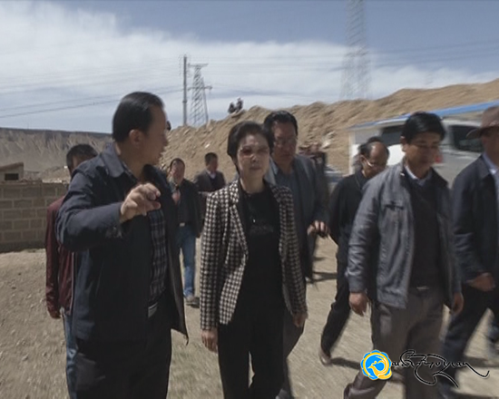 ཅེ་རིན་ཧྥུན་འཁོར་དང་བཅས་བས་འབའ་རྫོང་གི་གཙང་གསུམ་སྐྱེ་ཁམས་དཔལ་ཡོན་འཛུགས་སྐྲུན་ལ་ཆེད་དོན་རྟོག་ཞིབ་མཛད།