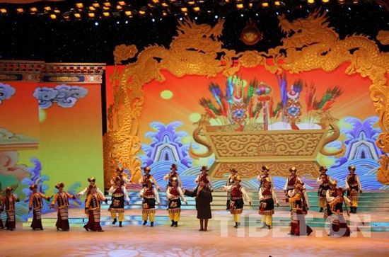 གནའ་དེང་ཟུང་དུ་སྦྲེལ་བའི་བོད་ཀྱི་ལོ་གསར་དགོང་ཚོགས་སྤེལ་བ།