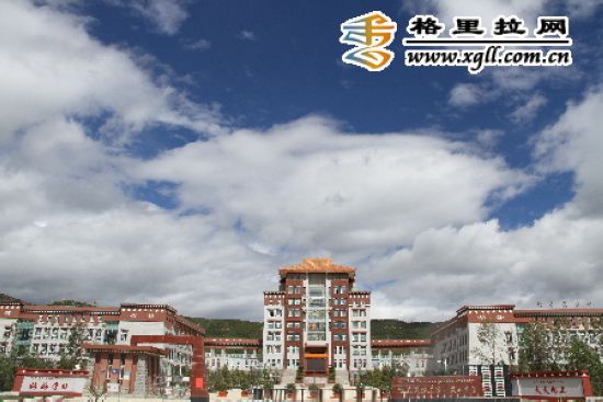 བདེ་ཆེན་ཁུལ་བོད་ཡིག་སློབ་འབྲིང་ངོ་སྤྲོད་མདོར་བསྡུས།