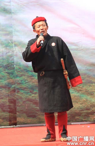 ཚངས་དབྱངས་རྒྱ་མཚོའི་མགུར་གླུ་རིག་གནས་གནས་སྐོར་དུས་ཆེན་སྤེལ་བ།