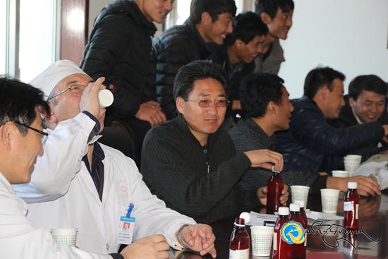 མཚོ་སྔོན་བོད་སྨན་ཁང་གི་གཟེ་ཆང་གཙོ་བྱས་སྨན་ཆང་རིགས་བདུན་ལ་ཆེད་མཁས་བའི་བདེན་དཔང་ཐོབ།