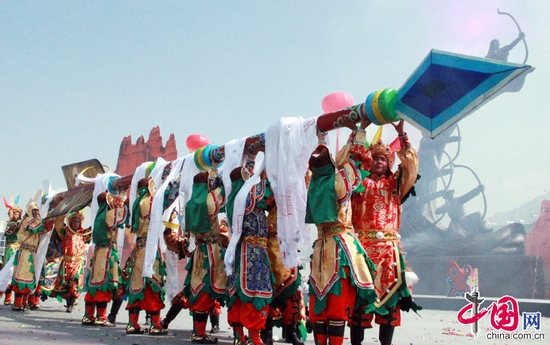 གཅན་ཚའི་རྒྱལ་སྤྱིའི་མི་རིགས་སྲོལ་རྒྱུན་མདའ་རྩེད་ཀྱི་གདན་ཞུ་འགྲན་སྡུར་སྐབས་གཉིས་པ་འགོ་བརྩམས་པ།