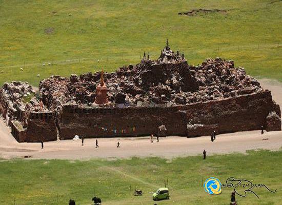 སེར་ཤུལ་རྫོང་གསང་གི་མ་ཎི་རྡོ་མཁར