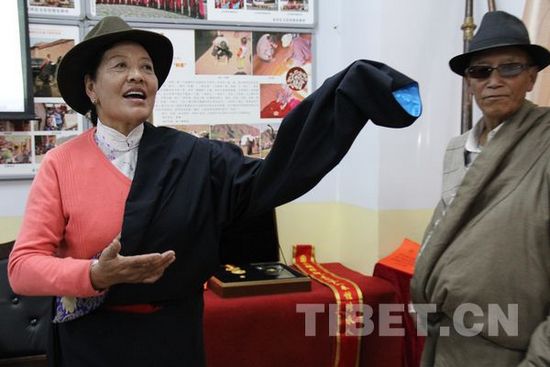 མདོ་སྨད་ཨ་མདོ་ཡུལ་གྱི་ལྷ་མོའི་ཟློས་གར།