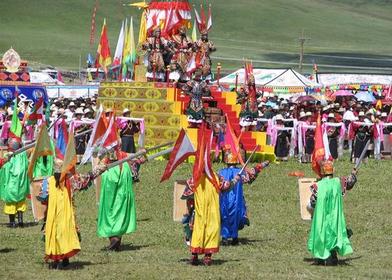 རྒྱལ་ཁབ་ཀྱིས་མ་དངུལ་བཏང་ནས་ཀན་ལྷོའི་རྣམ་ཐར་ཟློས་གར་གྱི་དར་སྤེལ་ལ་རྒྱབ་སྐྱོར་གནང་བ།