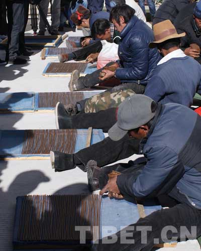 ལྷ་ས་གྲོང་ཁྱེར་སྙེ་མོ་རྫོང་གིས་ནུས་རྩལ་མཆོག་གསུམ་གྱི་འགྲན་སྡུར་སྤེལ་པ།