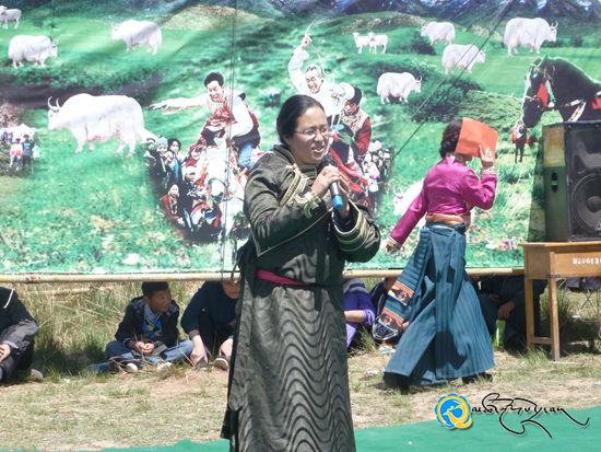  སངས་རྒྱས་སྨན་བླའི་ཉིན་དཔའ་རིས་དམངས་གླུ་བརྒྱུད་ཁྲིད་ལས་འགུལ་སྤེལ།