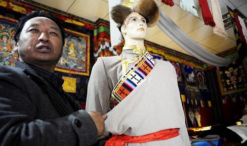 རིག་གནས་རྒྱུན་འཛིན་དང་། ལག་ཤེས་ལ་བརྟེན་ནས་ཕྱུག་འགྱུར་གྱི་ལམ་དུ་འདོང་བ།
