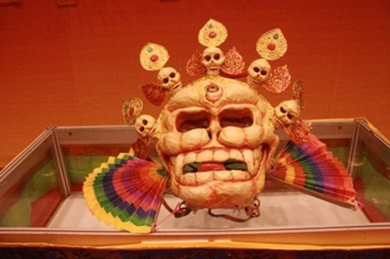 བོད་ལྗོངས་མང་ཚོགས་སྒྱུ་རྩལ་ཁང་གིས་ཞོ་སྟོན་དུས་སུ་བོད་ཀྱི་ཞལ་འབག་སྒྱུ་རྩལ་འགྲེམ་སྟོན་སྤེལ་རྒྱུ་རེད།