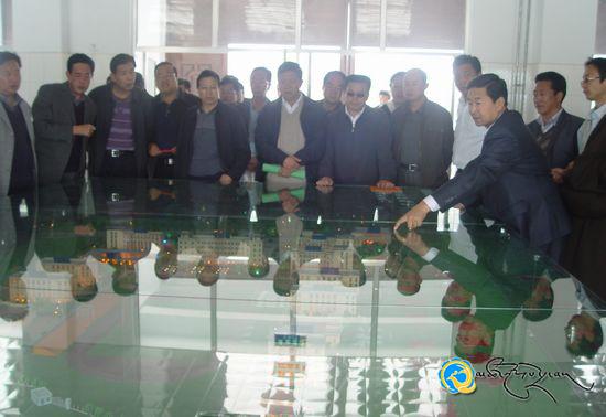 མཚོ་ལྷོ་ཁུལ་ལྟ་སྦྱོང་ཞིབ་དཔྱད་ཚོ་ཆུང་གིས་ཁུལ་མི་རིགས་མཐོ་འབྲིང་གཉིས་པར་ལྟ་སྦྱོང་ཁྲིད་སྟོན་གནང་བ།