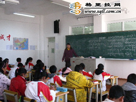བདེ་ཆེན་ཁུལ་བོད་ཡིག་སློབ་འབྲིང་ངོ་སྤྲོད་མདོར་བསྡུས།