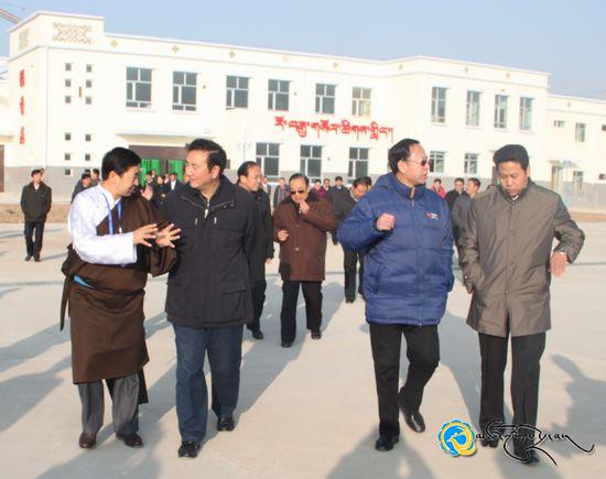 མཚོ་སྔོན་ཞིང་ཆེན་གྲུབ་འབྲས་ཞིབ་བཤེར་རུ་ཁག་གིས་མཚོ་ལྷོའི་སློབ་གསོ་བྱ་བར་གཟིགས་ཞིབ་བྱས་པ།