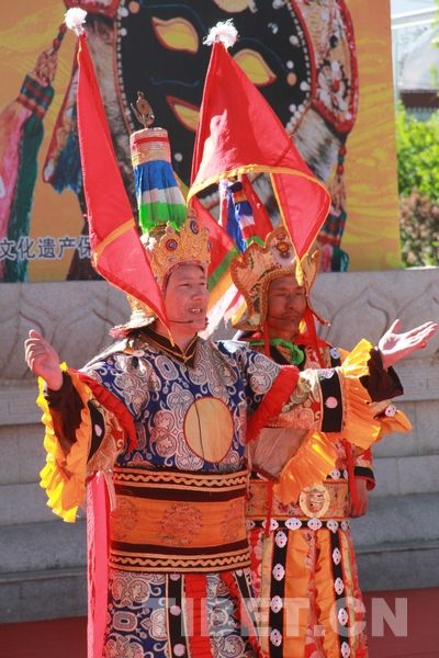 བྱུང་བརྗོད་སྙན་ངག《གེ་སར་སྒྲུང》སྟེ་ངག་ཐོག་སྒྱུ་རྩལ་གྱི་མ་དཔེ།