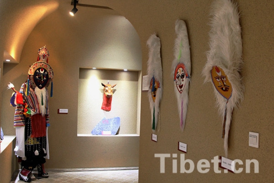 བོད་ལྗོངས་ཀྱི་ཞལ་འབག་སྒྱུ་རྩལ་དུས་ཆེན་པེ་ཅིང་དུ་བསྡུས་པ།