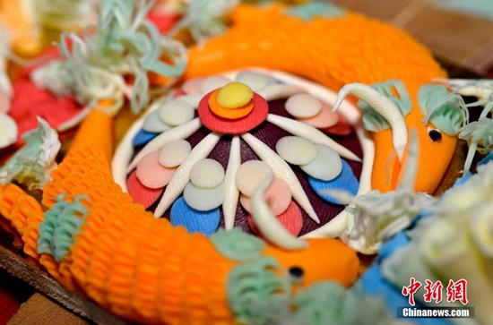 བོད་རིགས་མང་ཚོགས་ཀྱིས་བོད་ལུགས་ལོ་སར་ལ་གྲ་སྒྲིག་བྱེད་ཀྱིན་པ།