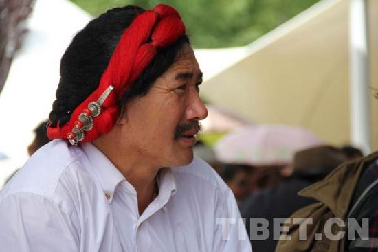 སྲོལ་རྒྱུན་རིག་གནས་ཀྱི་བཅུད་ལས་བྱུང་བའི་མིག་གི་དགའ་སྟོན་ཆེན་མོ།