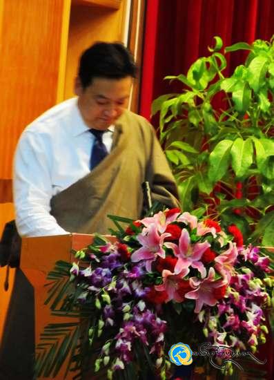 ཨ་ལགས་ཤར་གདོང་རིན་པོ་ཆེ་སྐུ་གཤེགས་ནས་ལོ་འཁོར་བཅུ་ལོན་པའི་རྗེས་དྲན་ཚོགས་འདུ་བསྡུས་པ།