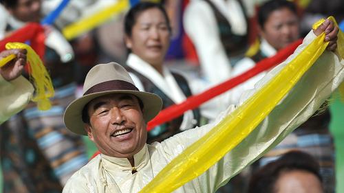 ལྷ་ས་གྲོང་ཁྱེར་གྱིས་མང་ཚོགས་རིག་གནས་བྱ་འགུལ་སྤེལ་བ།